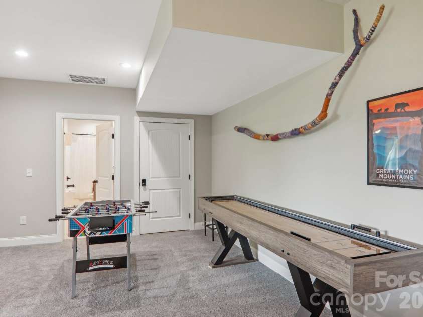 1105 Falls View Drive, Bryson City, NC 28713.  MLS# CAR4387193, YatesRealty ID 35845. 