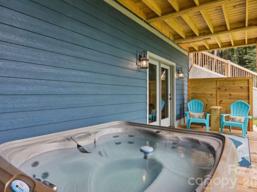 1105 Falls View Drive, Bryson City, NC 28713.  MLS# CAR4387193, YatesRealty ID 35845. 
