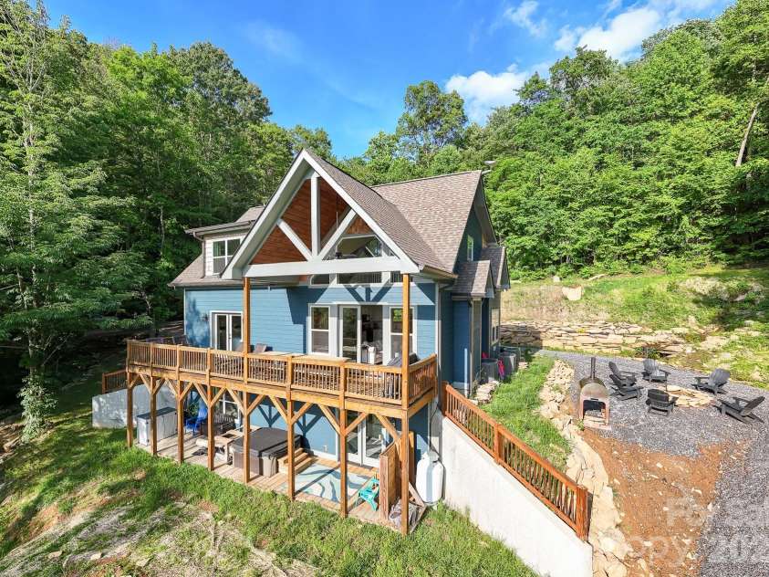 1105 Falls View Drive, Bryson City, NC 28713.  MLS# CAR4387193, YatesRealty ID 35845. 