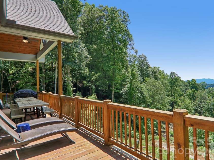 1105 Falls View Drive, Bryson City, NC 28713.  MLS# CAR4387193, YatesRealty ID 35845. 