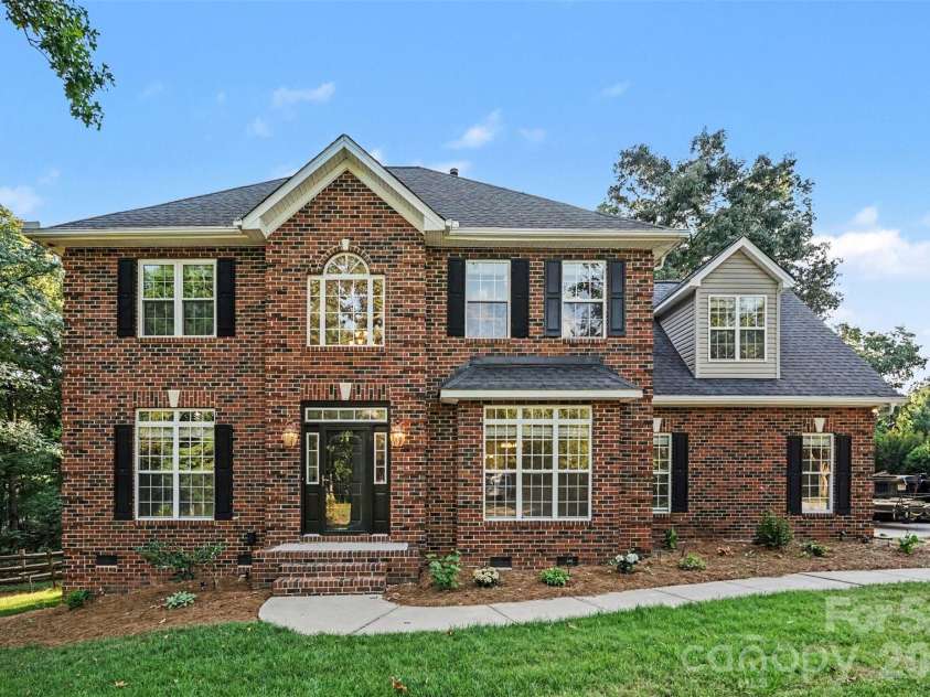 1914 Grigg Lane, Waxhaw, NC 28173.  MLS# CAR4394794, YatesRealty ID 35846. 