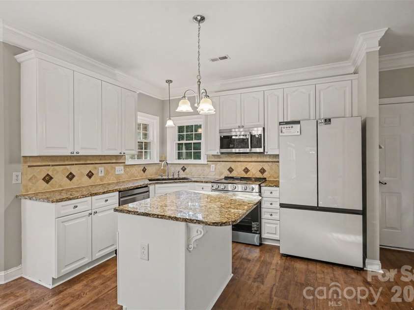 1914 Grigg Lane, Waxhaw, NC 28173.  MLS# CAR4394794, YatesRealty ID 35846. 