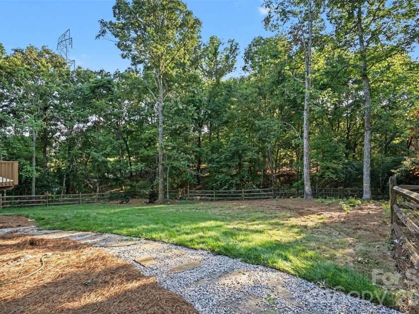 1914 Grigg Lane, Waxhaw, NC 28173.  MLS# CAR4394794, YatesRealty ID 35846. 