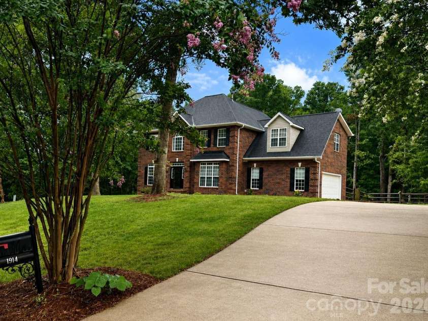 1914 Grigg Lane, Waxhaw, NC 28173.  MLS# CAR4394794, YatesRealty ID 35846. House Front