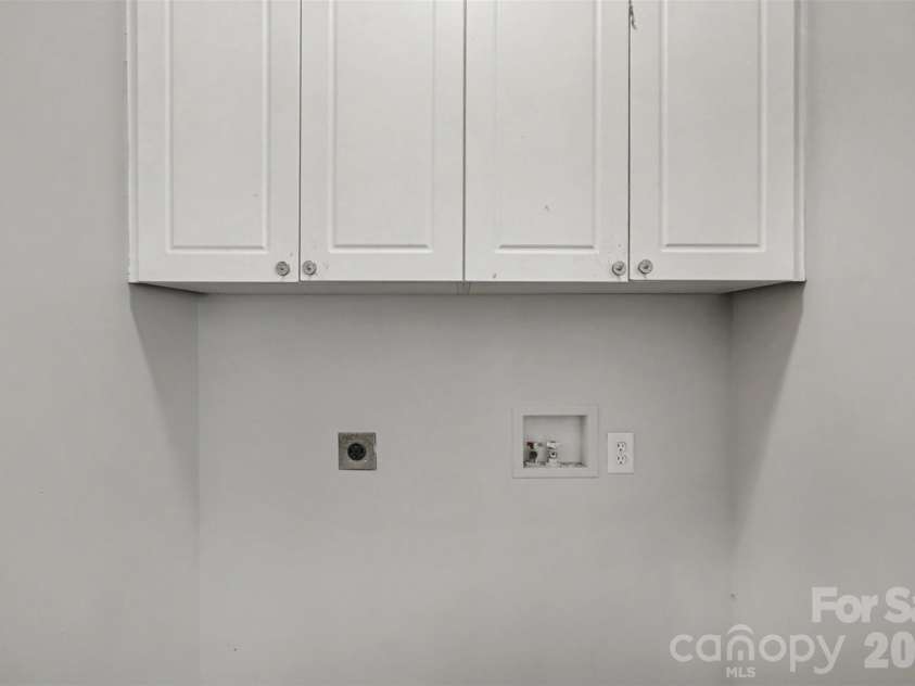 1914 Grigg Lane, Waxhaw, NC 28173.  MLS# CAR4394794, YatesRealty ID 35846. Laundry hook up (main Floor)