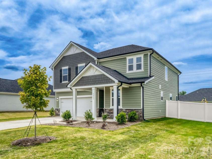 3244 Maya Lane, Midland, NC 28107.  MLS# CAR4398175, YatesRealty ID 35847. 