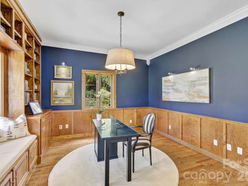 100 Perry Place, Hendersonville, NC 28739.  MLS# CAR4389206, YatesRealty ID 35848. 
