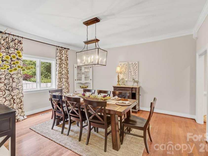 100 Perry Place, Hendersonville, NC 28739.  MLS# CAR4389206, YatesRealty ID 35848. 