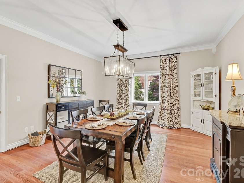 100 Perry Place, Hendersonville, NC 28739.  MLS# CAR4389206, YatesRealty ID 35848. 