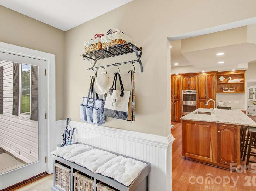 100 Perry Place, Hendersonville, NC 28739.  MLS# CAR4389206, YatesRealty ID 35848. 