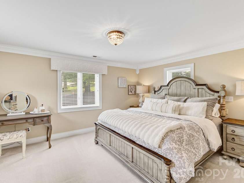 100 Perry Place, Hendersonville, NC 28739.  MLS# CAR4389206, YatesRealty ID 35848. 