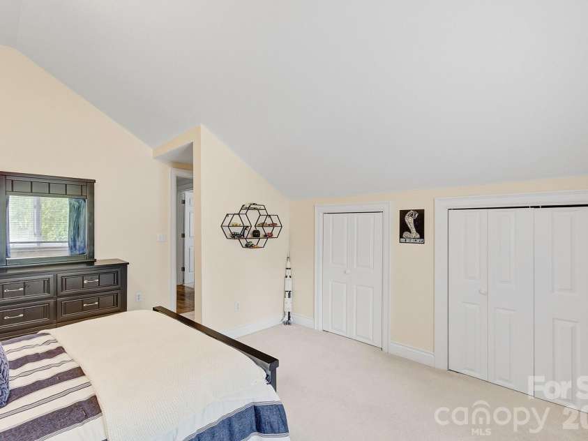 100 Perry Place, Hendersonville, NC 28739.  MLS# CAR4389206, YatesRealty ID 35848. 