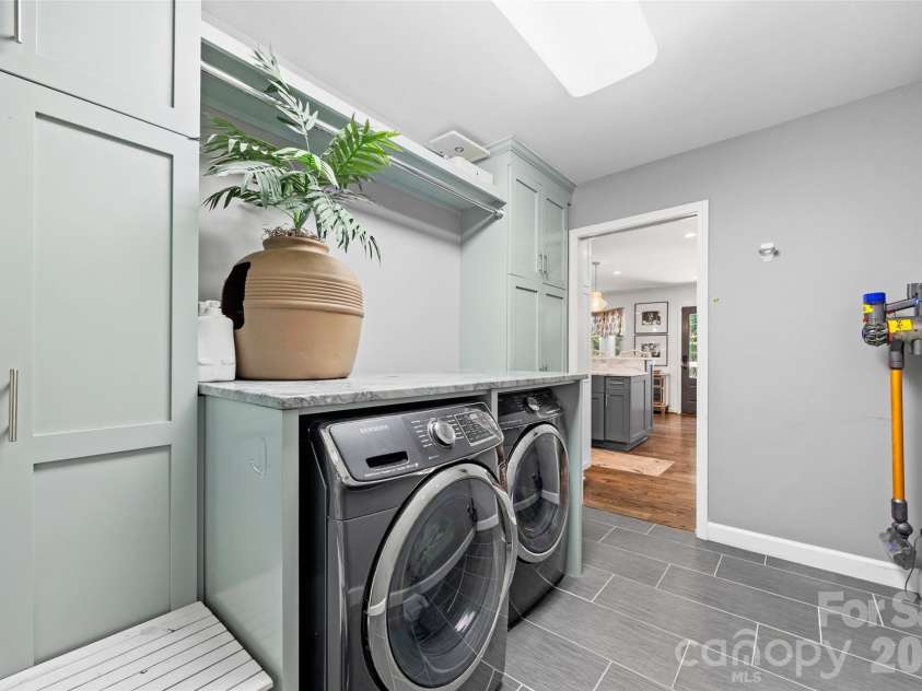7940 Sunnyvale Lane, Charlotte, NC 28210.  MLS# CAR4397501, YatesRealty ID 35849. 