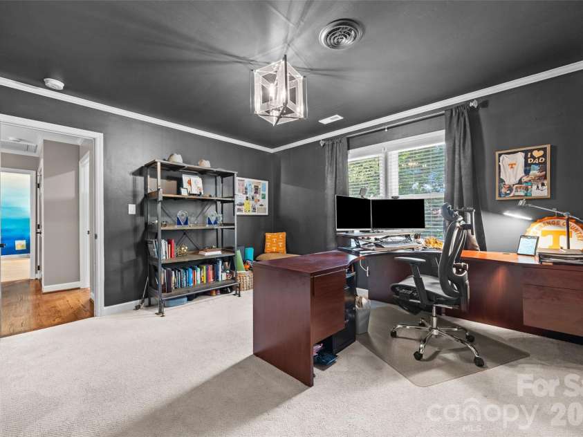 7940 Sunnyvale Lane, Charlotte, NC 28210.  MLS# CAR4397501, YatesRealty ID 35849. 
