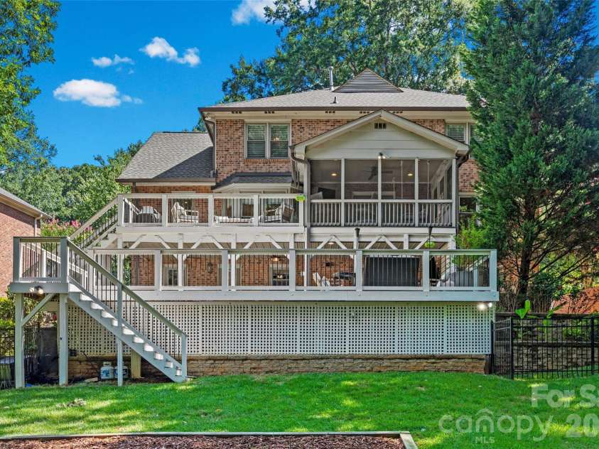 7940 Sunnyvale Lane, Charlotte, NC 28210.  MLS# CAR4397501, YatesRealty ID 35849. 