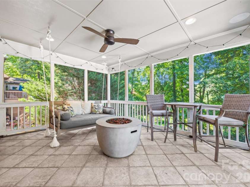 7940 Sunnyvale Lane, Charlotte, NC 28210.  MLS# CAR4397501, YatesRealty ID 35849. 