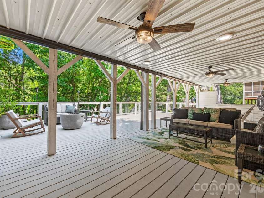 7940 Sunnyvale Lane, Charlotte, NC 28210.  MLS# CAR4397501, YatesRealty ID 35849. 
