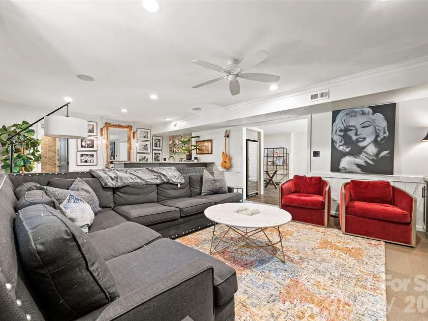 7940 Sunnyvale Lane, Charlotte, NC 28210.  MLS# CAR4397501, YatesRealty ID 35849. 