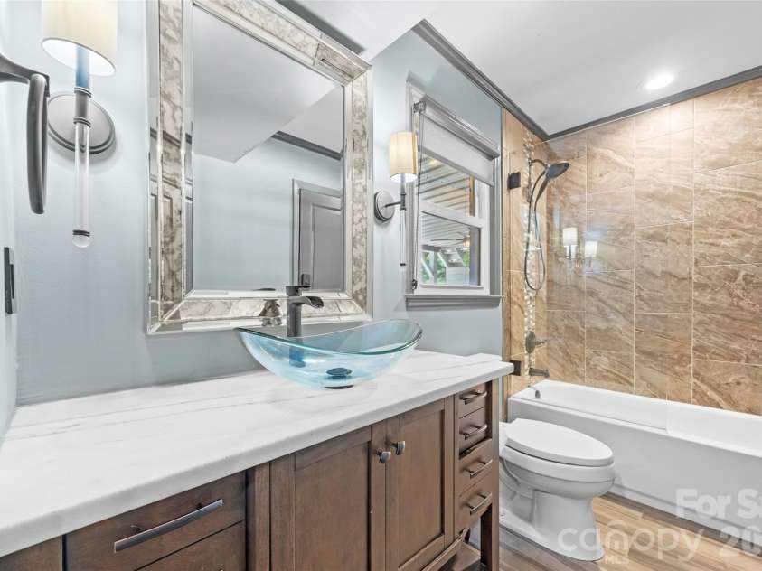 7940 Sunnyvale Lane, Charlotte, NC 28210.  MLS# CAR4397501, YatesRealty ID 35849. 