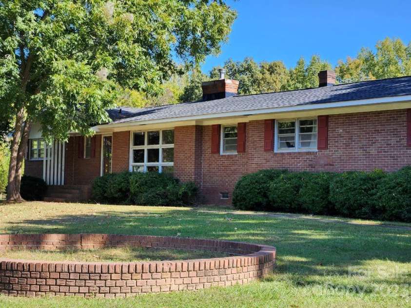 2632 Charlotte Highway, Lancaster, SC 29720.  MLS# CAR4078268, YatesRealty ID 3585. 