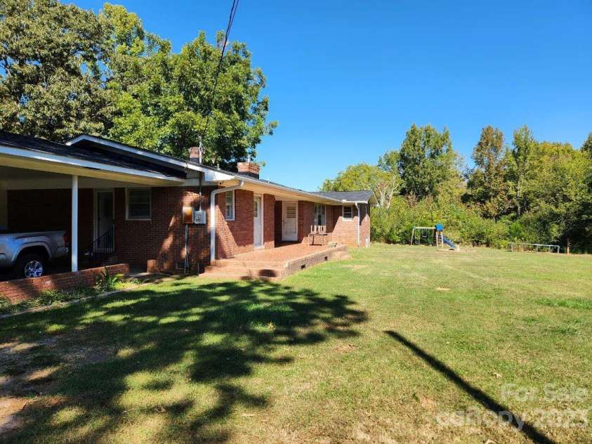 2632 Charlotte Highway, Lancaster, SC 29720.  MLS# CAR4078268, YatesRealty ID 3585. 