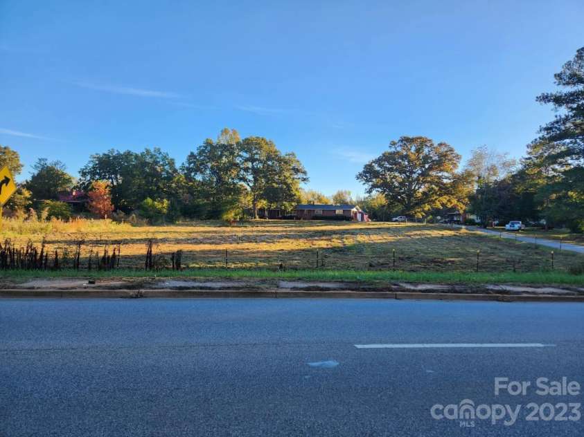 2632 Charlotte Highway, Lancaster, SC 29720.  MLS# CAR4078268, YatesRealty ID 3585. 