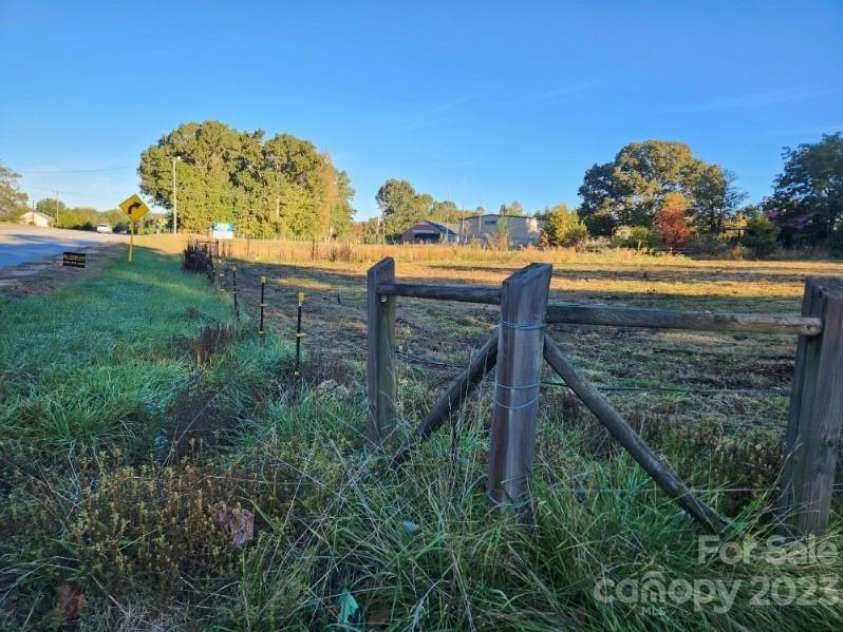 2632 Charlotte Highway, Lancaster, SC 29720.  MLS# CAR4078268, YatesRealty ID 3585. 