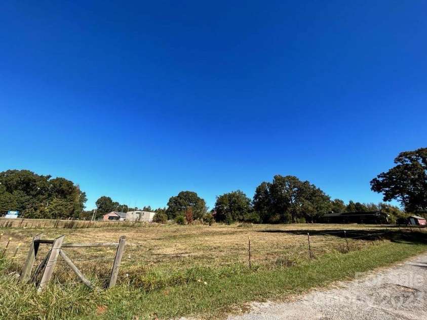 2632 Charlotte Highway, Lancaster, SC 29720.  MLS# CAR4078268, YatesRealty ID 3585. 