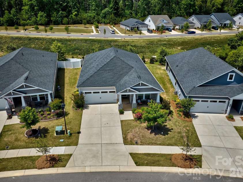 9244 Dunwich Drive, Gastonia, NC 28056.  MLS# CAR4376593, YatesRealty ID 35851. 