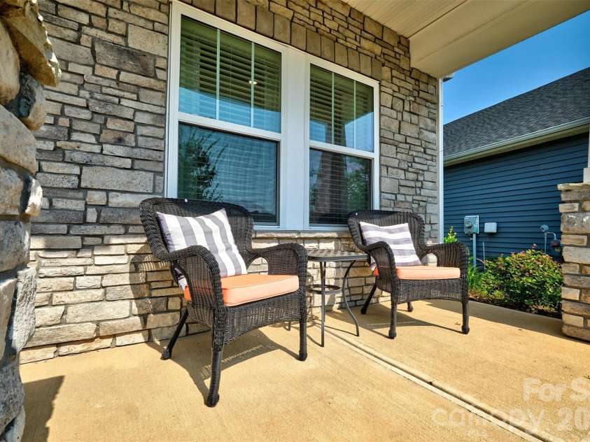 9244 Dunwich Drive, Gastonia, NC 28056.  MLS# CAR4376593, YatesRealty ID 35851. 
