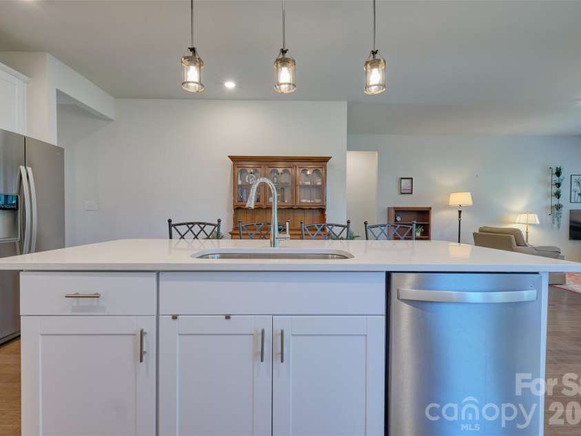9244 Dunwich Drive, Gastonia, NC 28056.  MLS# CAR4376593, YatesRealty ID 35851. 