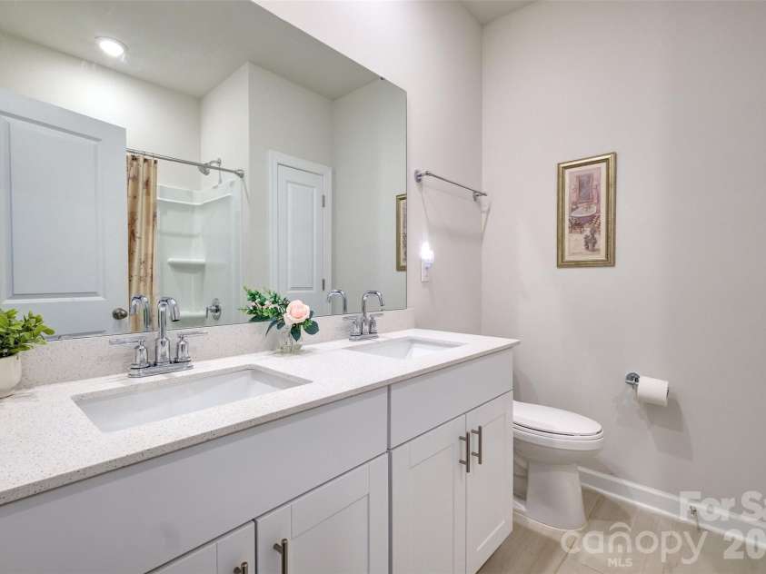 9244 Dunwich Drive, Gastonia, NC 28056.  MLS# CAR4376593, YatesRealty ID 35851. 