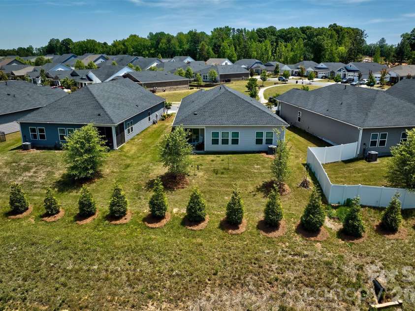 9244 Dunwich Drive, Gastonia, NC 28056.  MLS# CAR4376593, YatesRealty ID 35851. 