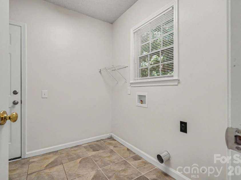 11921 Moonshadow Lane, Huntersville, NC 28078.  MLS# CAR4397466, YatesRealty ID 35853. 