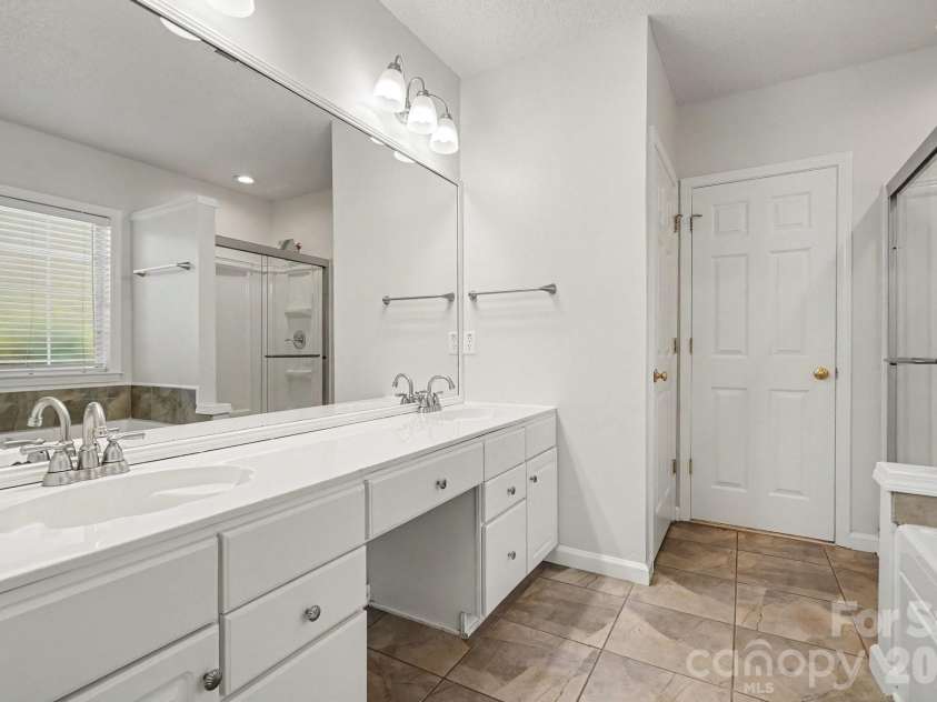 11921 Moonshadow Lane, Huntersville, NC 28078.  MLS# CAR4397466, YatesRealty ID 35853. 