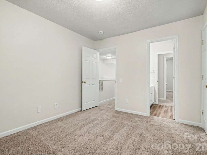 11921 Moonshadow Lane, Huntersville, NC 28078.  MLS# CAR4397466, YatesRealty ID 35853. 
