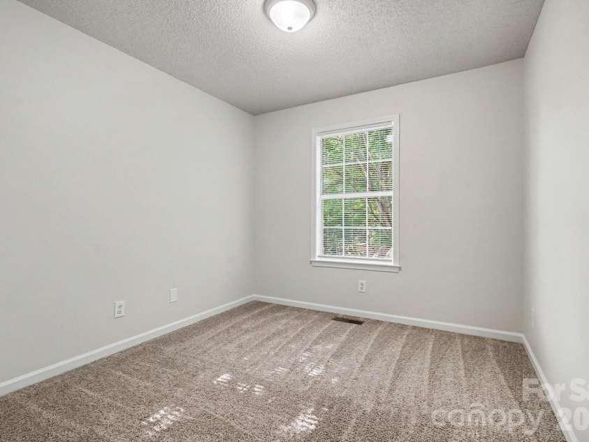 11921 Moonshadow Lane, Huntersville, NC 28078.  MLS# CAR4397466, YatesRealty ID 35853. 