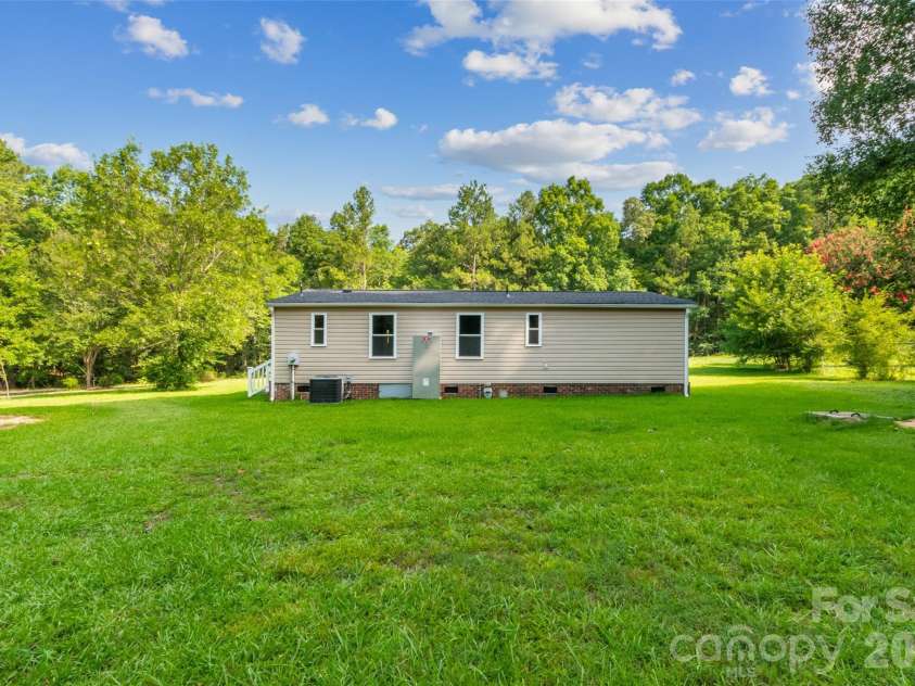 1882 Williams Circle, Lancaster, SC 29720.  MLS# CAR4399687, YatesRealty ID 35854. 