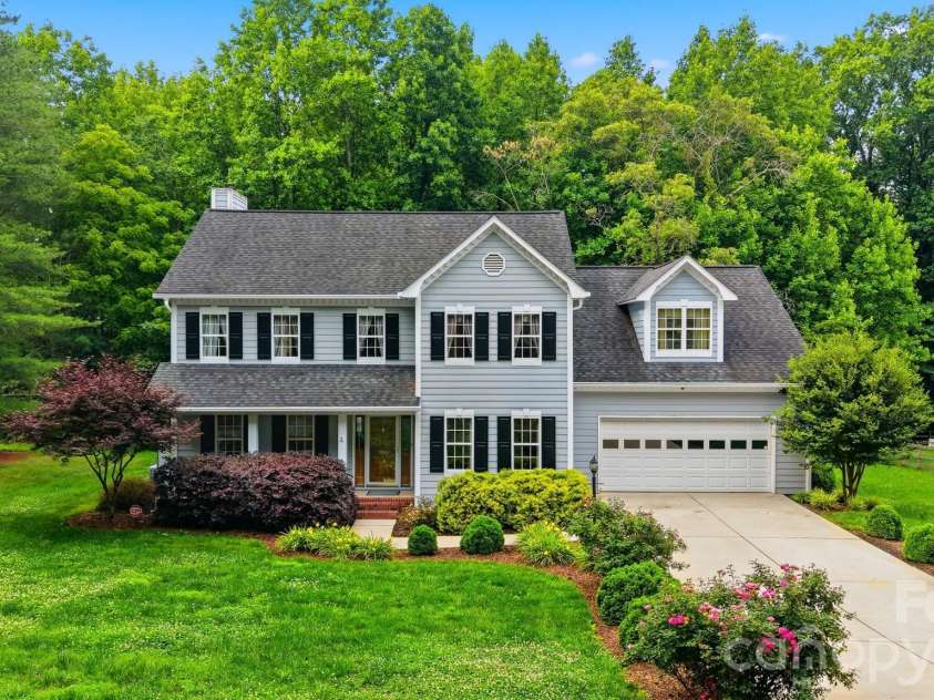 1032 30th Avenue Lane, Hickory, NC 28601.  MLS# CAR4393114, YatesRealty ID 35858. 