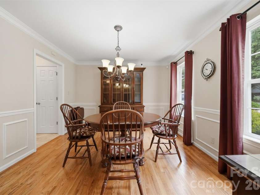1032 30th Avenue Lane, Hickory, NC 28601.  MLS# CAR4393114, YatesRealty ID 35858. 