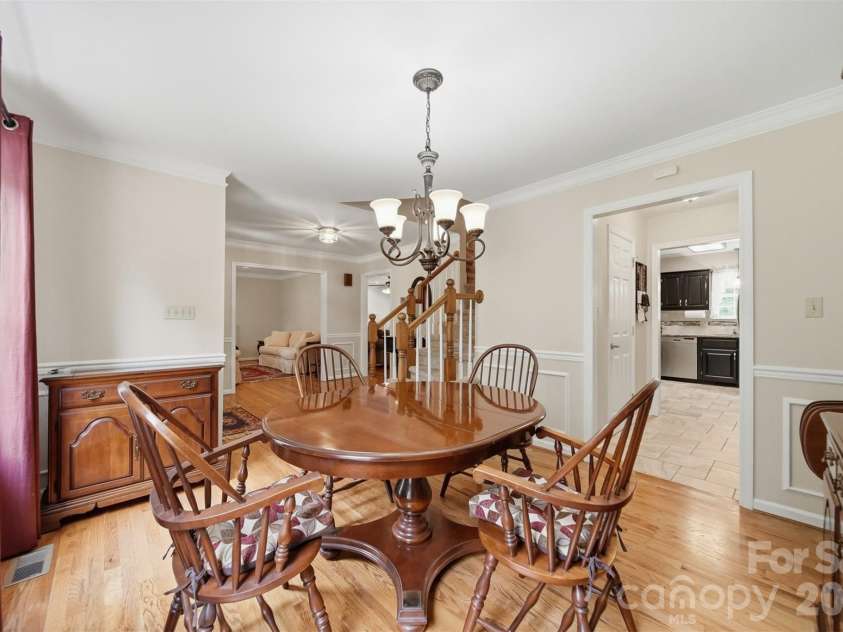 1032 30th Avenue Lane, Hickory, NC 28601.  MLS# CAR4393114, YatesRealty ID 35858. 