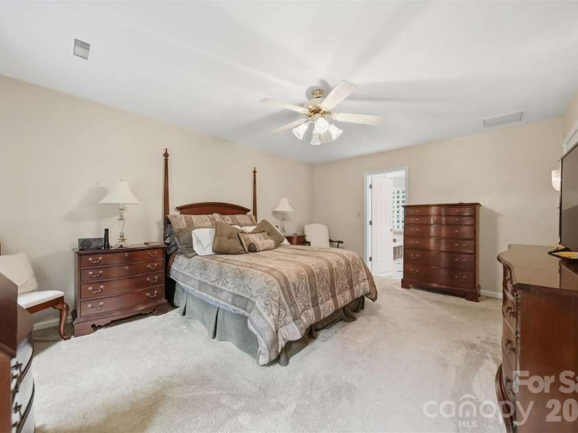 1032 30th Avenue Lane, Hickory, NC 28601.  MLS# CAR4393114, YatesRealty ID 35858. 