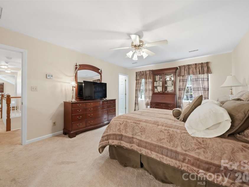 1032 30th Avenue Lane, Hickory, NC 28601.  MLS# CAR4393114, YatesRealty ID 35858. 