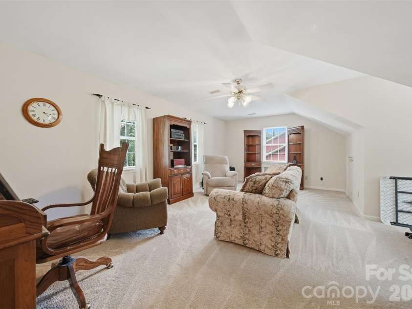 1032 30th Avenue Lane, Hickory, NC 28601.  MLS# CAR4393114, YatesRealty ID 35858. 