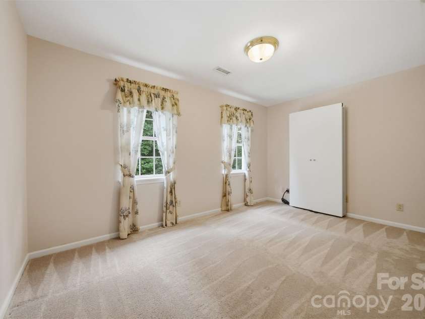 1032 30th Avenue Lane, Hickory, NC 28601.  MLS# CAR4393114, YatesRealty ID 35858. 