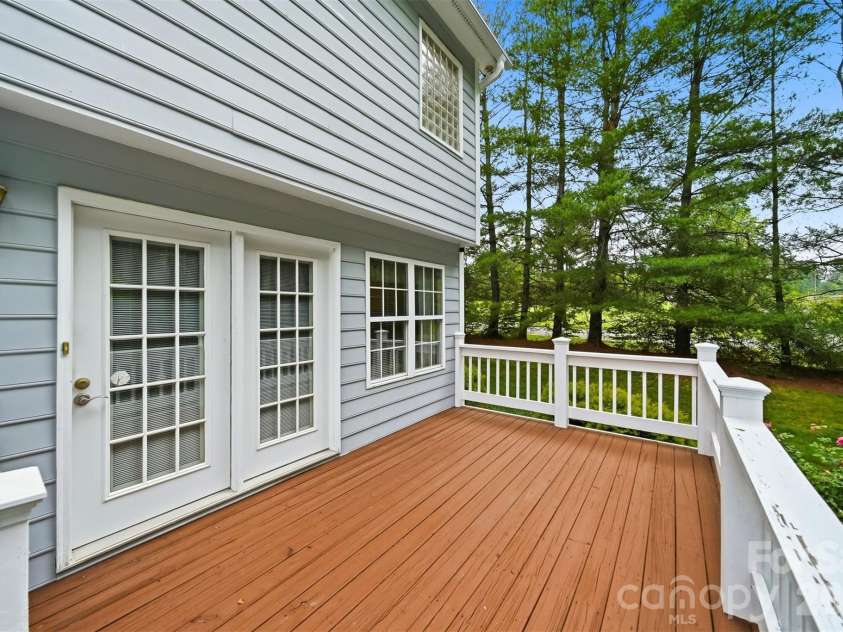 1032 30th Avenue Lane, Hickory, NC 28601.  MLS# CAR4393114, YatesRealty ID 35858. 
