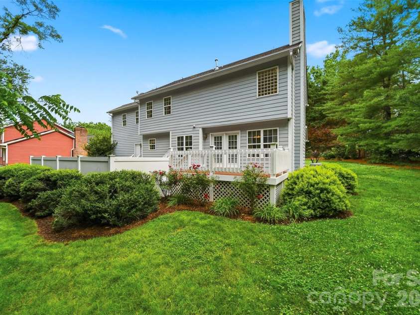 1032 30th Avenue Lane, Hickory, NC 28601.  MLS# CAR4393114, YatesRealty ID 35858. 