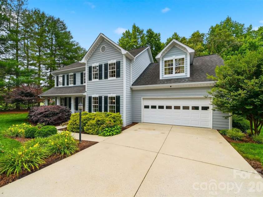 1032 30th Avenue Lane, Hickory, NC 28601.  MLS# CAR4393114, YatesRealty ID 35858. 