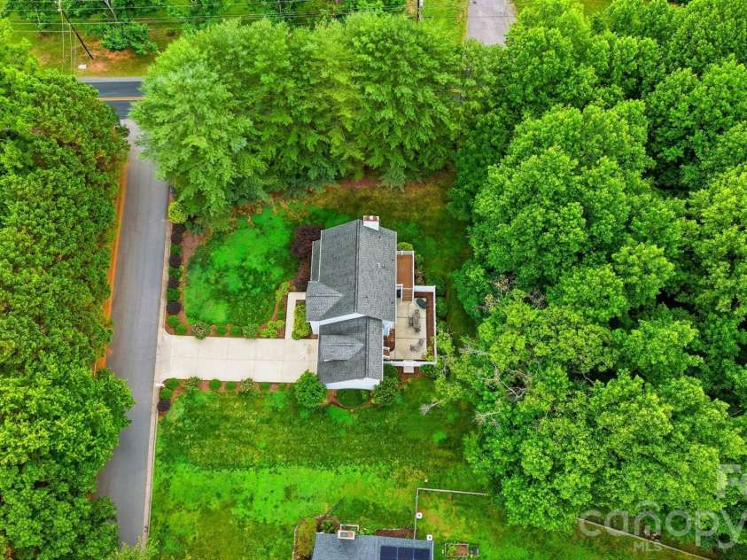 1032 30th Avenue Lane, Hickory, NC 28601.  MLS# CAR4393114, YatesRealty ID 35858. 