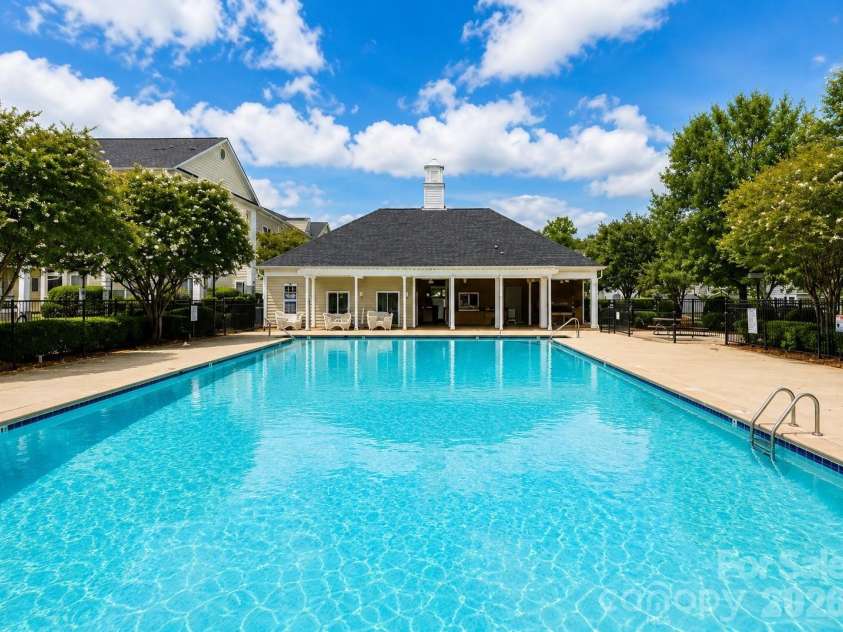 2049 Flushing Court, Charlotte, NC 28215.  MLS# CAR4396965, YatesRealty ID 35859. 